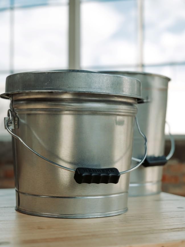 Galvanized Steel 6 Gallon Storage Can with Locking Lid I108