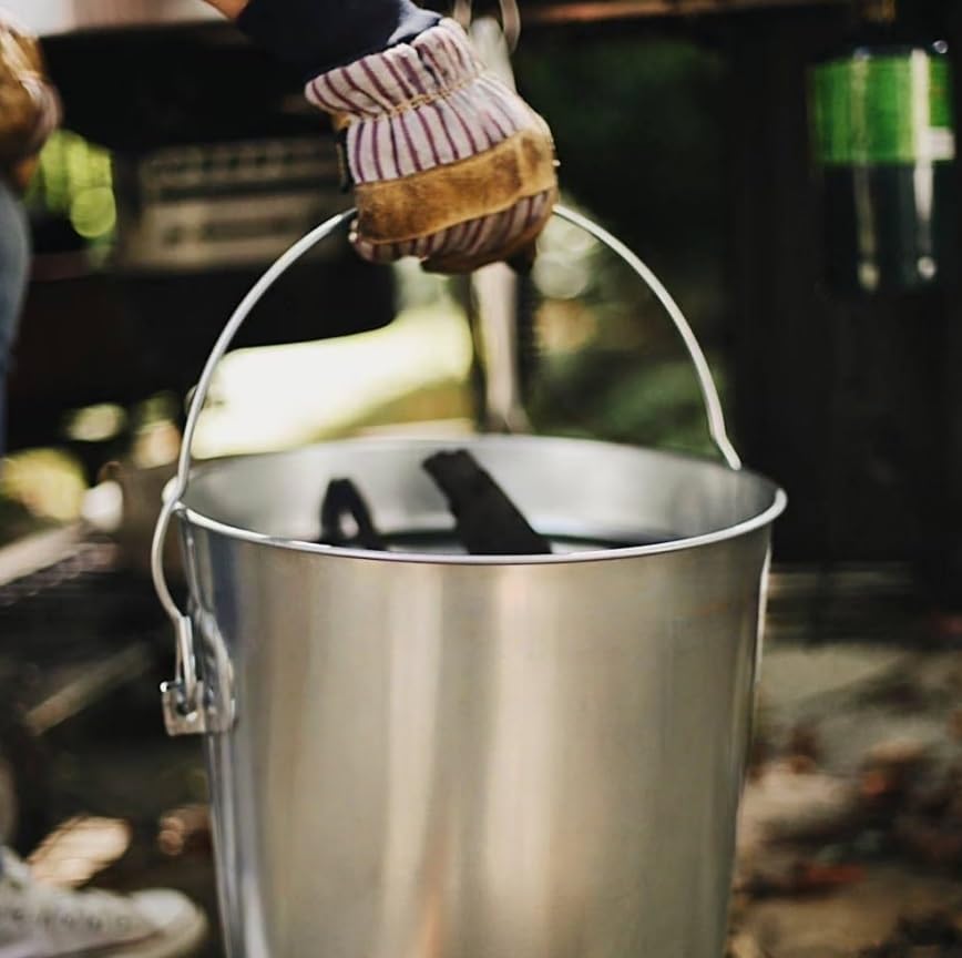 Galvanized Steel 6 Gallon Storage Can with Locking Lid I108