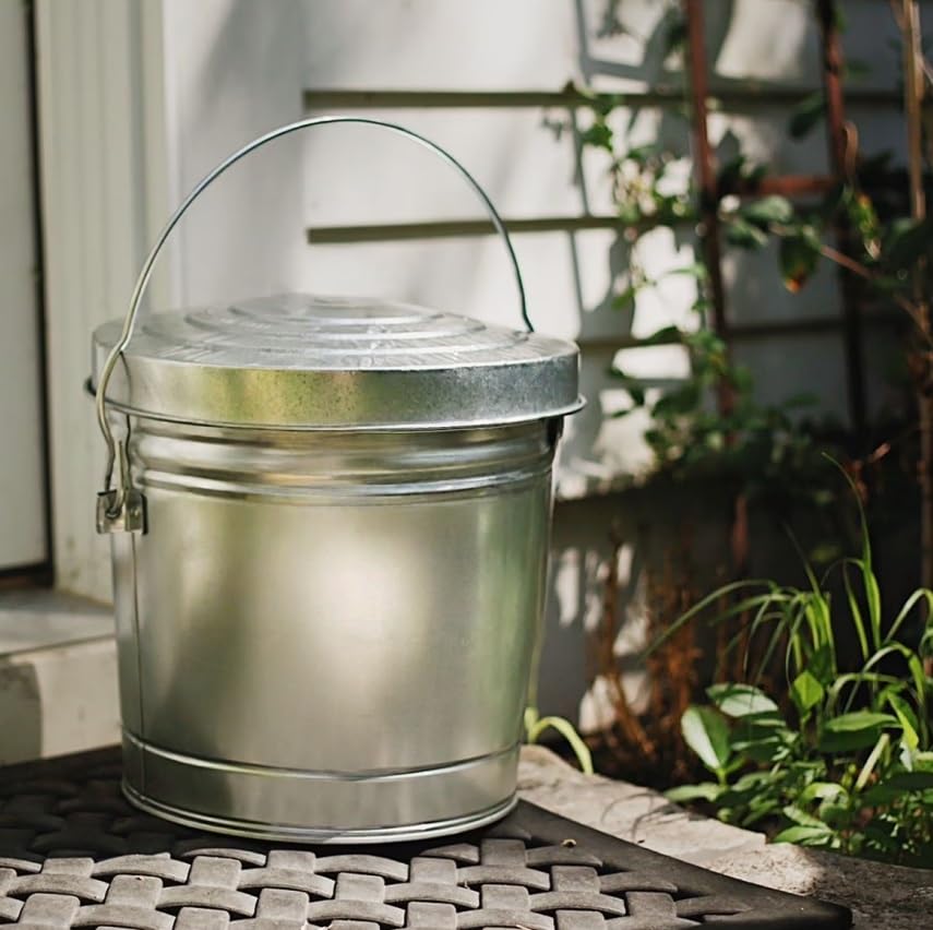 Galvanized Steel 6 Gallon Storage Can with Locking Lid I108